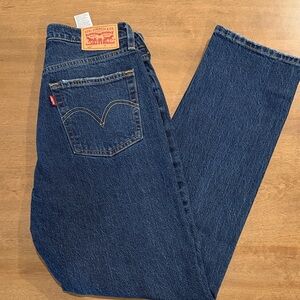 Levi's Women Dark Indigo Straight Leg Jeans New without tags